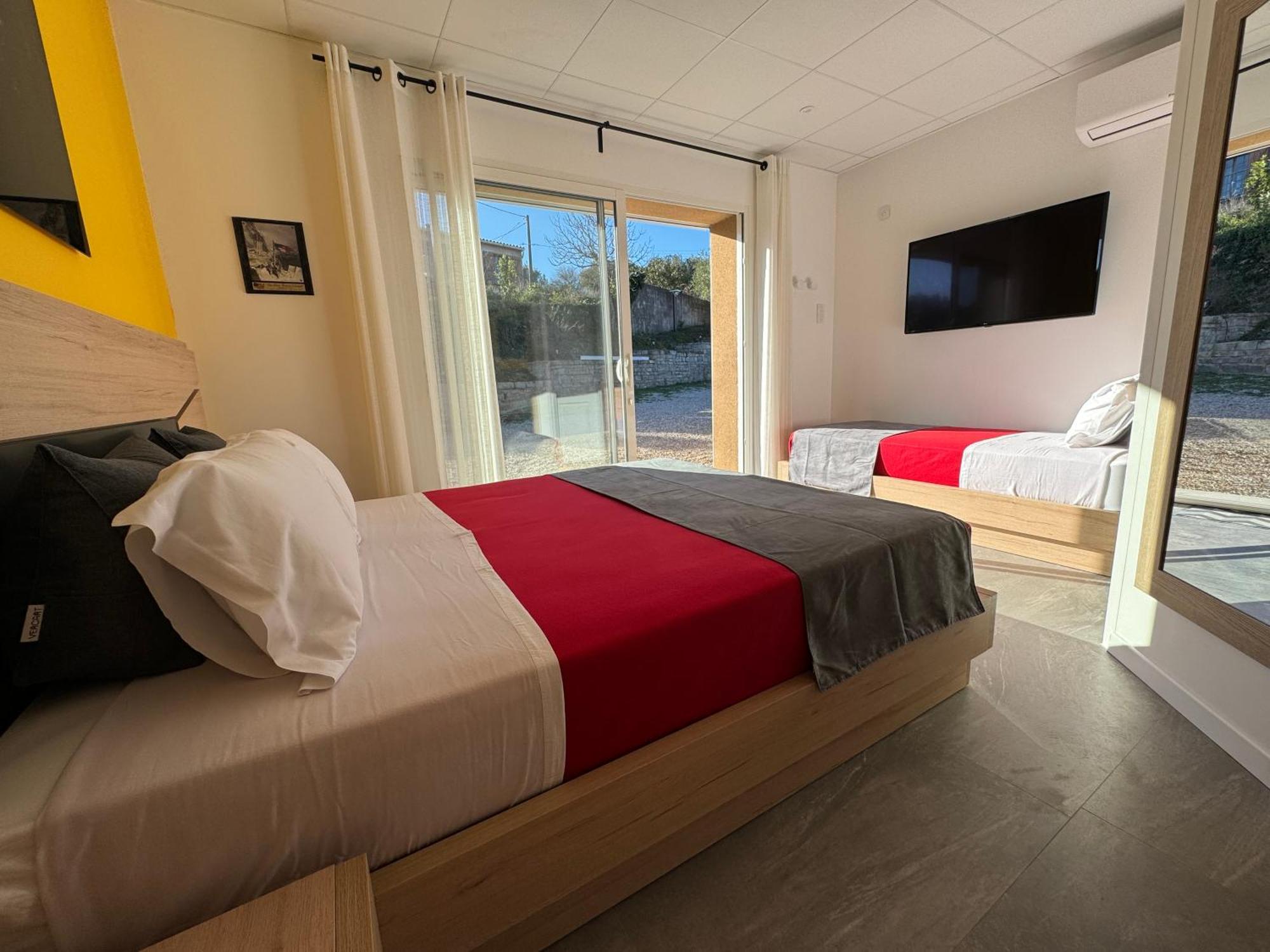 Domaine Maxxim Hotel Clermont-l'Herault Exterior photo